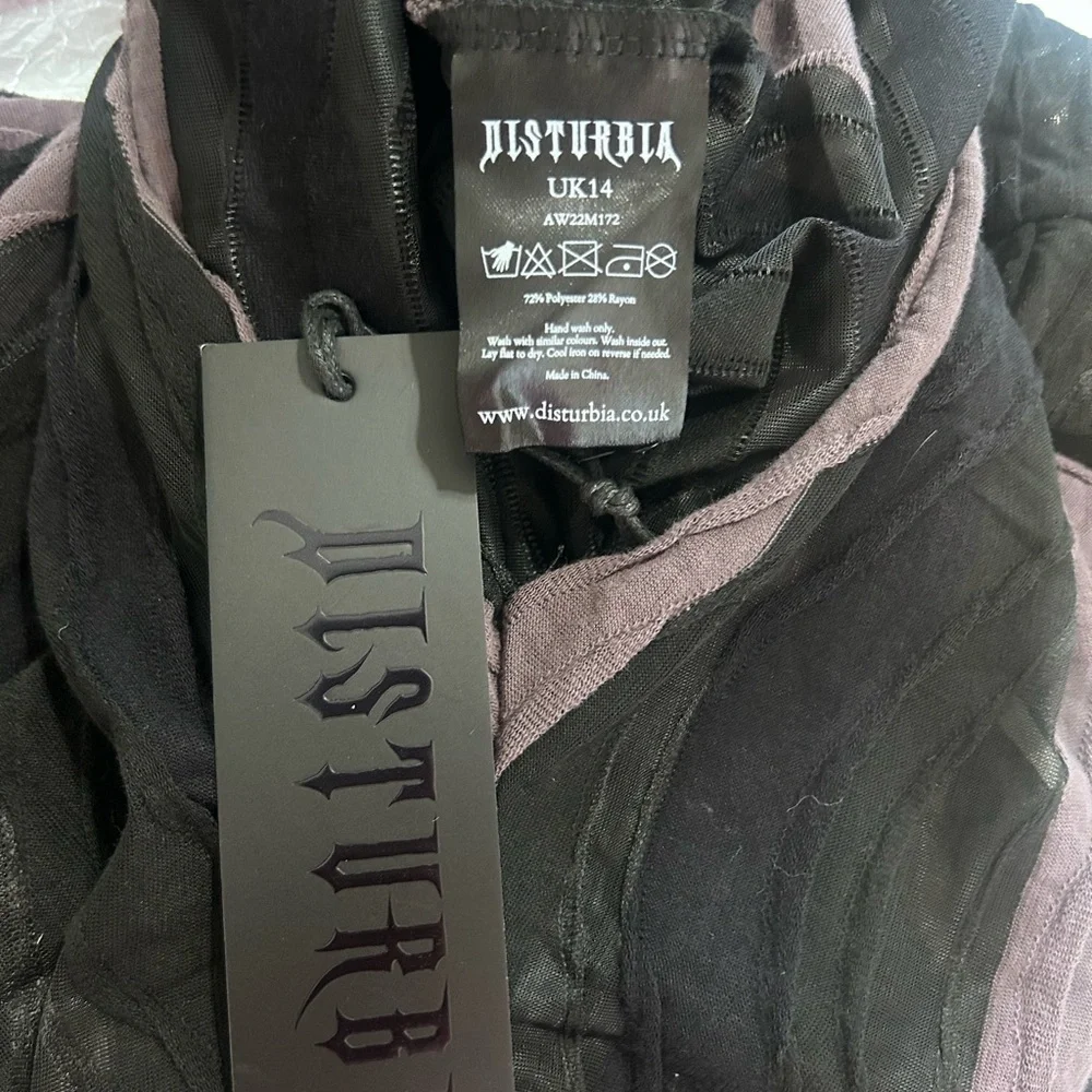 Disturbia Black and Gray Fitted Ribbed Blouse - Picture 4 of 5